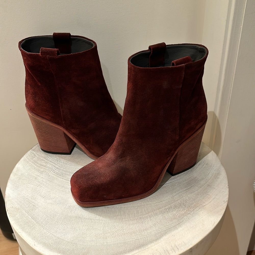 Size 6 burgundy booties
